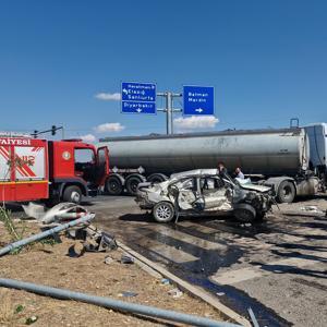 Diyarbakırda tanker ile otomobil çarpıştı: 2si ağır 4 yaralı