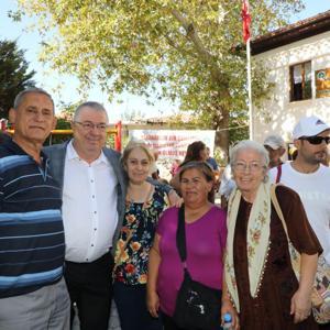 Tuncel Kurtiz ölümünün 11inci yıldönümünde mezarı başında anıldı