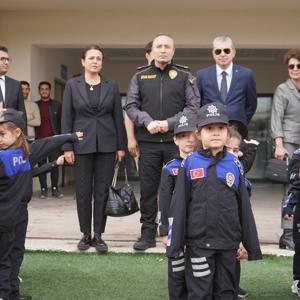 Şırnak polisinden çocuklar için uçurtma şenliği