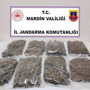 Mardinde aracında 5 kilo 190 gram esrar bulunan şüpheli gözaltına alındı