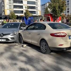 Elazığ’da otomobiller çarpıştı: 4 yaralı