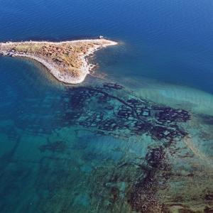 Van Gölünde çekilme; eski yerleşim alanları dronla görüntülendi