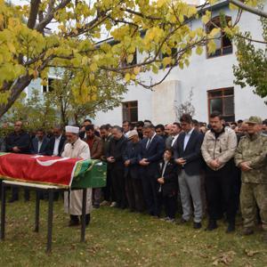 Saldırıda hayatını kaybeden hastane görevlisi, son yolculuğuna uğurlandı