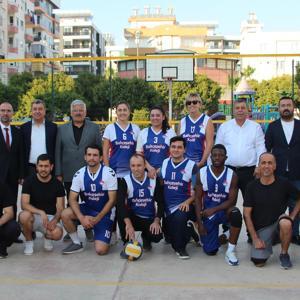 Kumlucada öğretmenler arası voleybol turnuvası