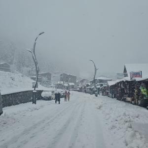 Ayder Yaylası’nda kar kalınlığı 20 santimetreye ulaştı