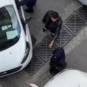 İstanbul- Beyoğlunda tartıştığı sürücünün lastiklerini kesen şüpheli gözaltına alındı