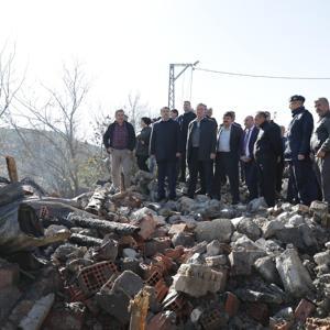 Vali Işın, yangın bölgesinde incelemelerde bulundu