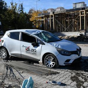 Adıyamanda iki otomobilin çarpıştığı kazada 2 kişi yaralandı