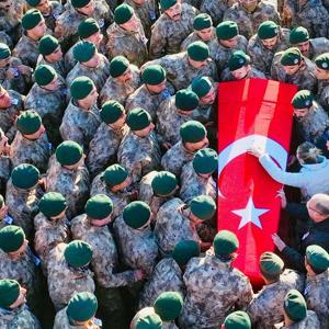 Tuncelide şehit olan polis memuru, törenle memleketine uğurlandı