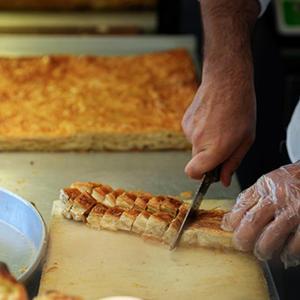 Gıda teröristleri yine iş başında  Börekte kıyma yerine kullanılanlar şoke etti