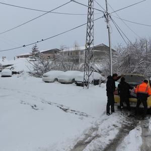 Karlıovada 20 köy yolu ulaşıma kapandı, eğitime 1 gün ara