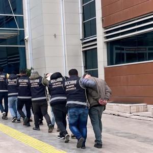 İzmirde suç örgütüne operasyon: 8 gözaltı