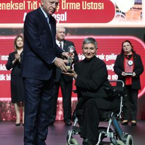 Azmiyle hayata tutundu, ödülünü Cumhurbaşkanı Erdoğan’ın elinden aldı