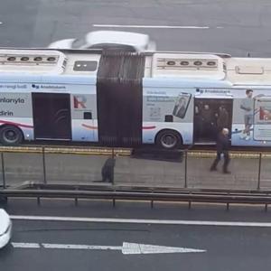 İstanbul - Esenyurt’ta metrobüs yolunda kaza: 1 yaralı