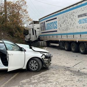 Kocaelide 3 araç kazaya karıştı: 3 yaralı