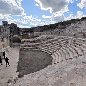 Kış geldi, Medusa mozaiğinin üzeri kapatıldı