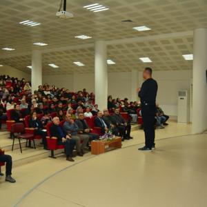 Erbaa’da yapay zeka ve sanal evren konferansı düzenlendi