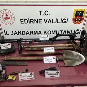 Edirne’de kaçak define kazısı yapan 2 kişi suçüstü yakalandı