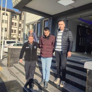 Mersinde aranan firari havalimanında yakalandı