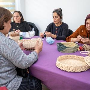 Kadınlar el işi kurslarında yeteneklerini keşfediyor