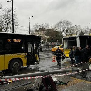 Fatihte kaza sonrası ortalık savaş alanına döndü | Video Haber