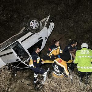 Takla atan otomobildeki 2 kişi yaralandı