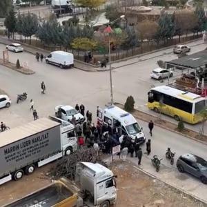 Mardinde, otomobille çarpışan motosikletteki 2 kişi yaralandı