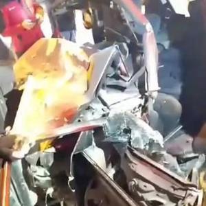 İstanbul - Eyüpsultan’da otomobil İETT otobüsüyle çarpıştı: 2 ölü