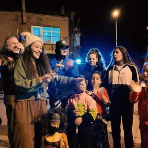 Çanakkale’de polislerden çocuklara sürpriz yeni yıl kutlaması