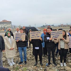 51 kişinin öldüğü 2 binanın müteahhidi tahliye edildi; aileler karara tepkili