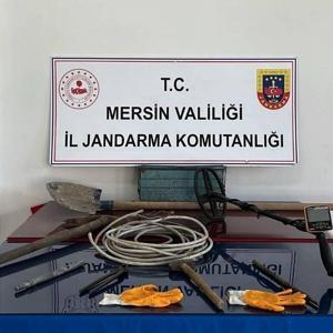 Mersin’de define arayan 5 kişi yakalandı