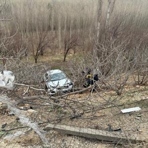 Nusaybin’de bahçeye uçan otomobilin sürücüsü yaralandı