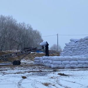 Köyüne kurduğu mısır silajı paketleme tesisiyle bölgenin ihtiyacını karşılıyor