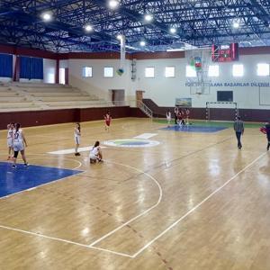 Kırşehirde basketbol gençler grup müsabakaları başladı