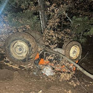 Uşakta traktör şarampole devrildi: 2 ölü, 2 yaralı