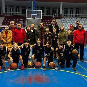 Erdemli’de gençler basketbola yöneldi