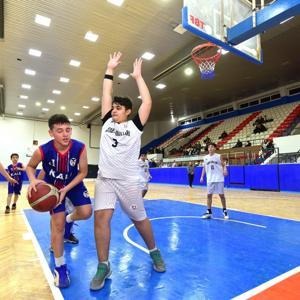 Osmaniye’de okul sporları yıldızlar basketbol il birinciliği sona erdi