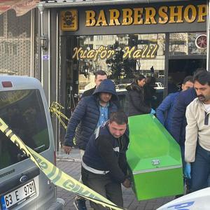 Berberde tıraş olurken tabancayla öldürüldü