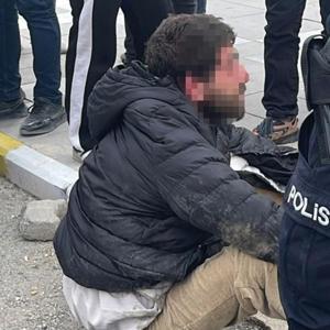 Yoldan geçenleri bıçakla tehdit edince dövülüp polise teslim edilen şüpheli serbest bırakıldı