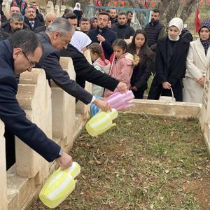 Mardinde PKKnın 38 yıl önce katlettiği 7si çocuk 10 kişi anıldı