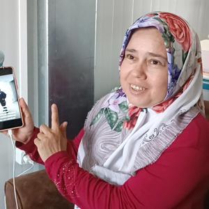 Depremde eşi ve 3 çocuğunu kaybeden anne: Kızım için yürümek istiyorum