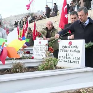 Özgür Özelden Deprem Şehitliği ziyareti