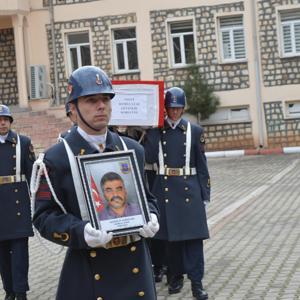 Pençe-Kilit Operasyonu bölgesinde kalp krizi geçiren güvenlik korucusu toprağa verildi