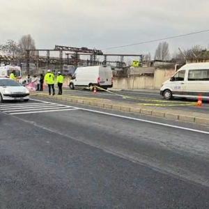 İstanbul - Büyükçekmece’de arızalanan TIRın altına giren sürücü, hareket eden TIRın altında kalarak hayatını kaybetti