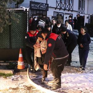 Denizlide engelli bakım merkezinde yangın; 78 kişi tahliye edildi