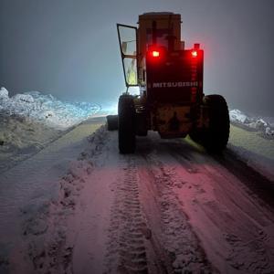 Mardin’de kardan kapanan 20 kırsal mahalle yolu, ulaşıma açıldı