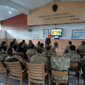 Edirne’de askeri personele ‘afet farkındalık eğitimi’ verildi