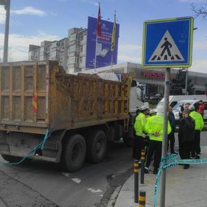 Beşiktaşta Kadın Hafriyat Kamyonunun Altında Kaldı