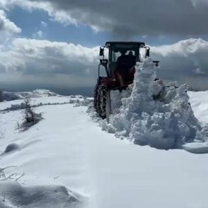 Batman’da 42 yerleşim yerinin yolu kardan kapandı