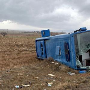 Afyonkarahisarda cezaevi nakil midibüsü devrildi: 14 yaralı